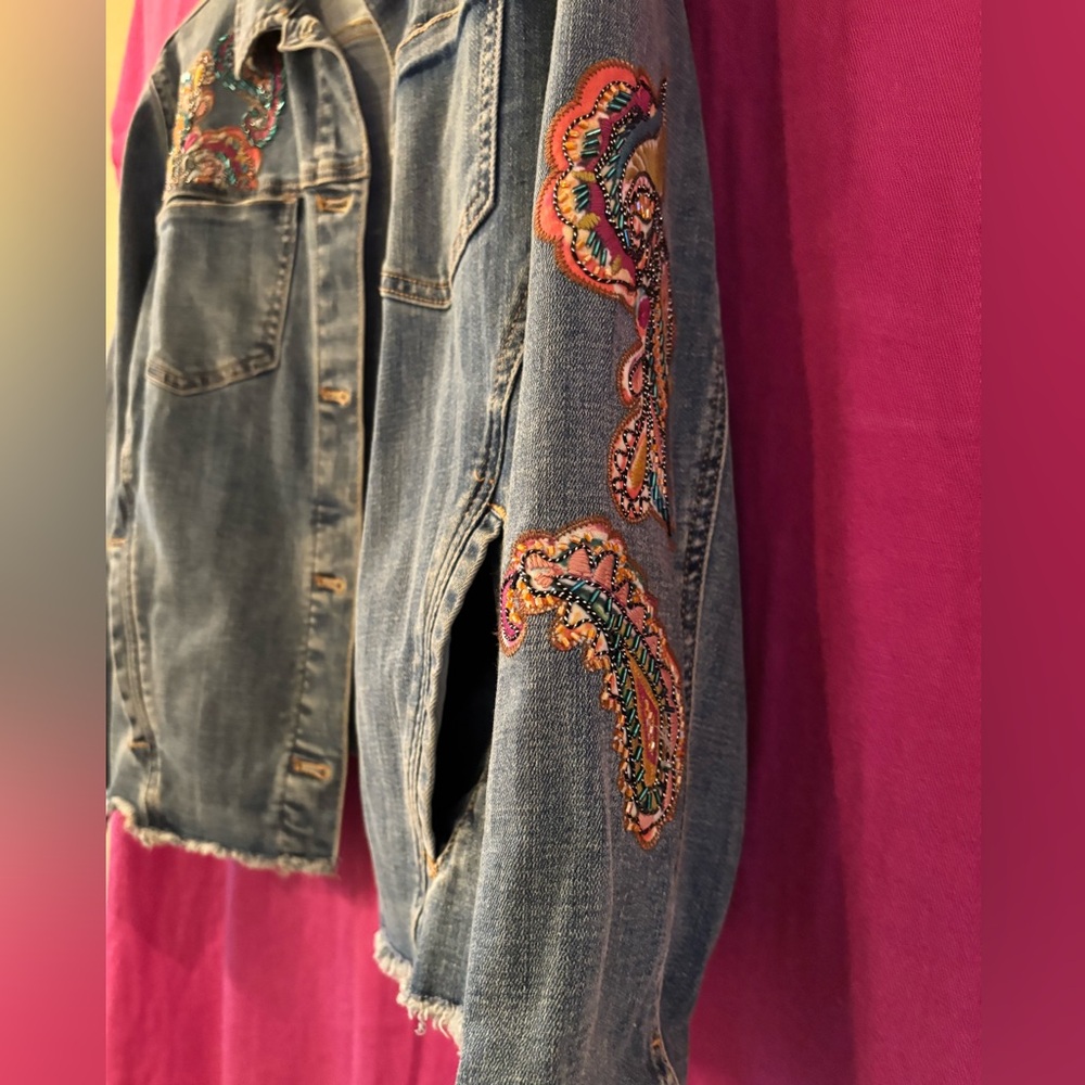 Chico’s Embroidered Denim Jacket Size 12 - Picture 2 of 12